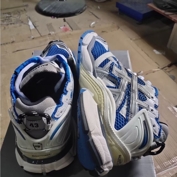 White and blue balenciaga runners - Picture 4 of 4